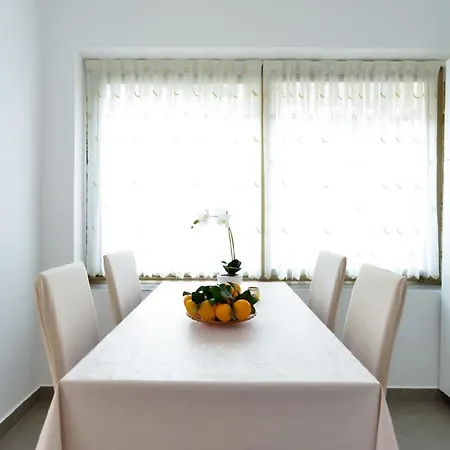 Apartment Fuer 5 Personen Ca 55 Qm In Novigrad, Istrien Istrische Riviera Karpinjan