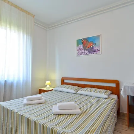 Apartment Fuer 5 Personen Ca 55 Qm In Novigrad, Istrien Istrische Riviera *