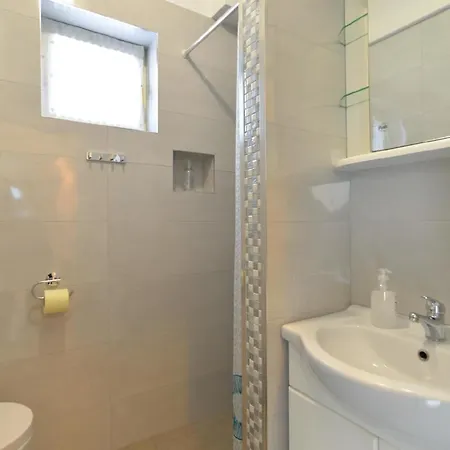Apartman Fuer 5 Personen Ca 55 Qm In Novigrad, Istrien Istrische Riviera *